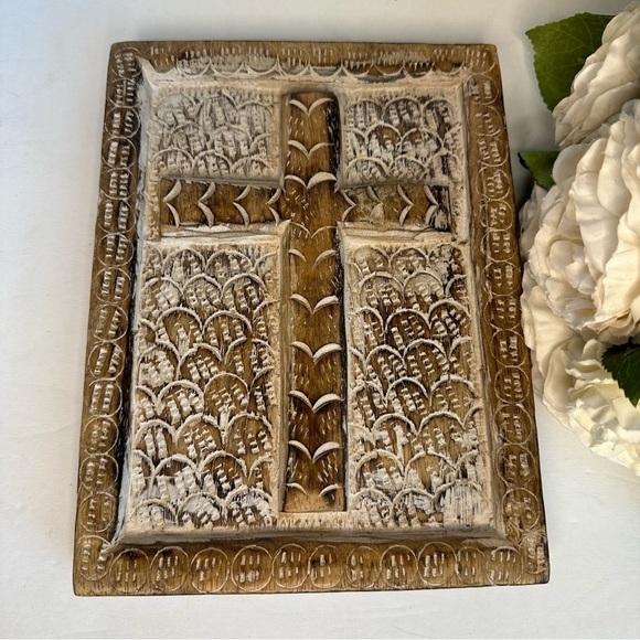 Hand Carved Wooden Antique White Wash Distress Cross Religious Christian Decor - Picture 3 of 7